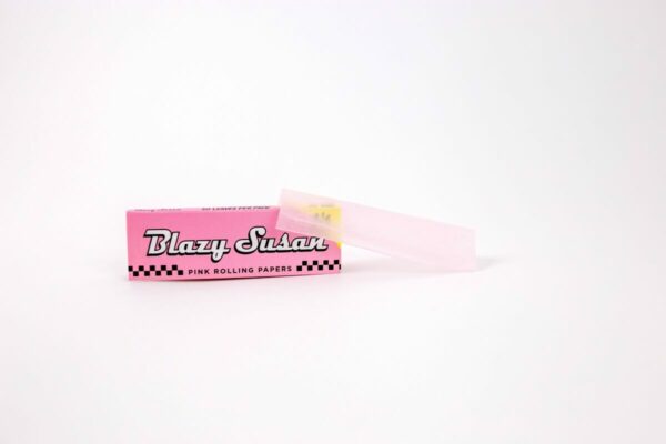 Blazy Susan – Pink Rolling Papers – 1-1/4 | Canada Wide Weed Shop